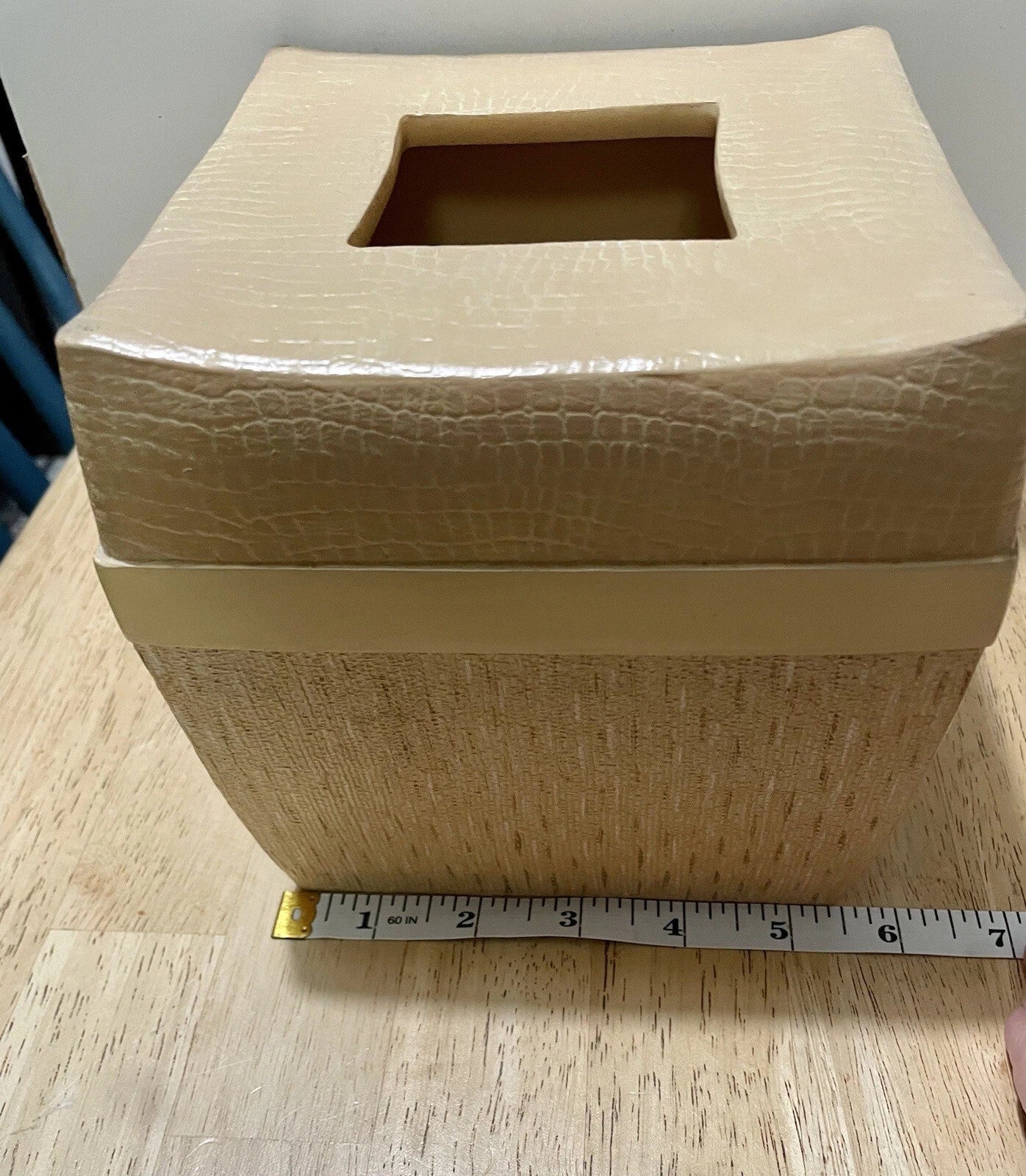 Vintage TISSUE BOX COVER BEIGE COLOR PLASTIC 6"x6"x6" Faux Leather Retro Look | eBay