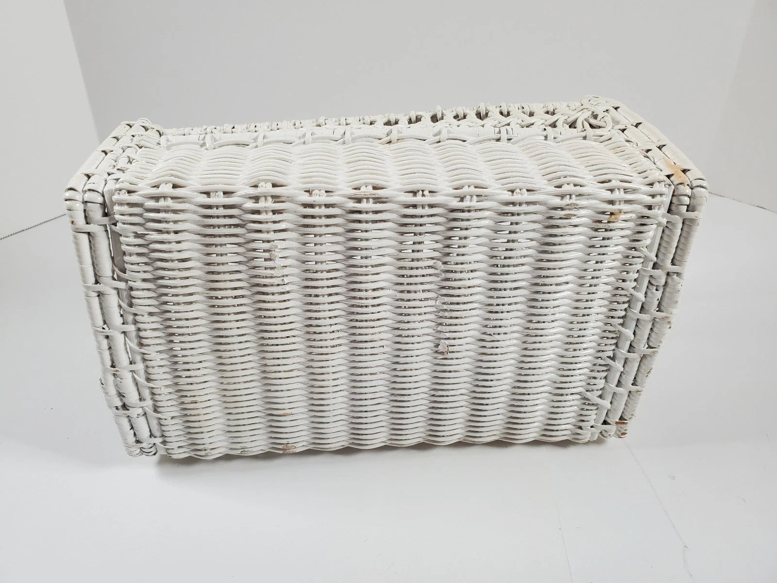 Vintage Woven WHITE WICKER Rattan Kleenex TISSUE BOX COVER RARE STYLE | eBay