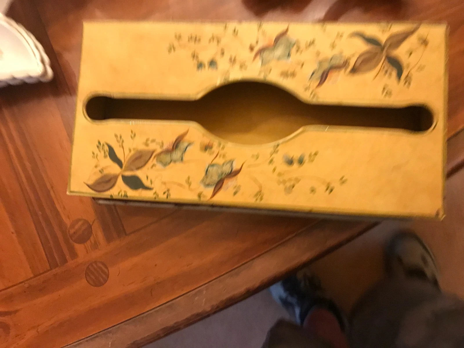 VINTAGE TELLOW WITH FLORAL DECORATIONS WALL MOUNT METAL TISSUE BOX HOLDER | eBay