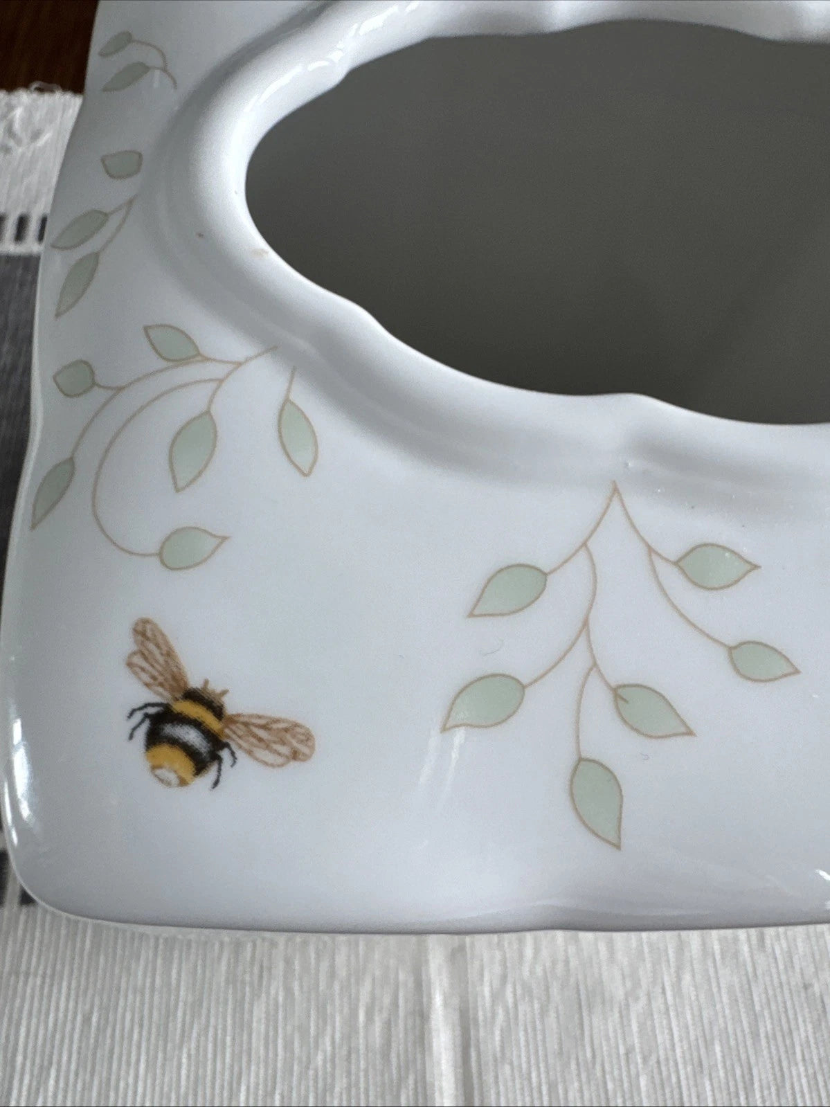 LENOX Butterfly Meadow by Louise Le Luyer Tissue Box Holder Excellent Condition | eBay