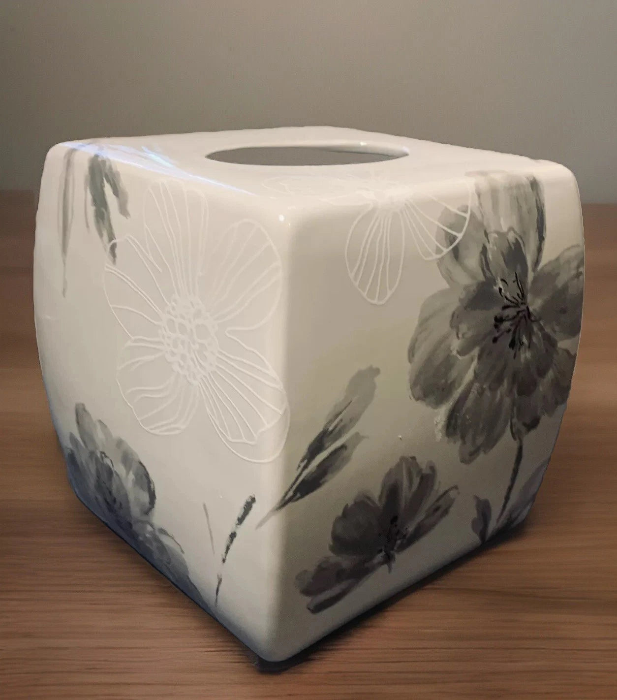 Opaline Ceramic White Gray Peonies Tissue Box Cover By Creative Bath 6” X 6” | eBay