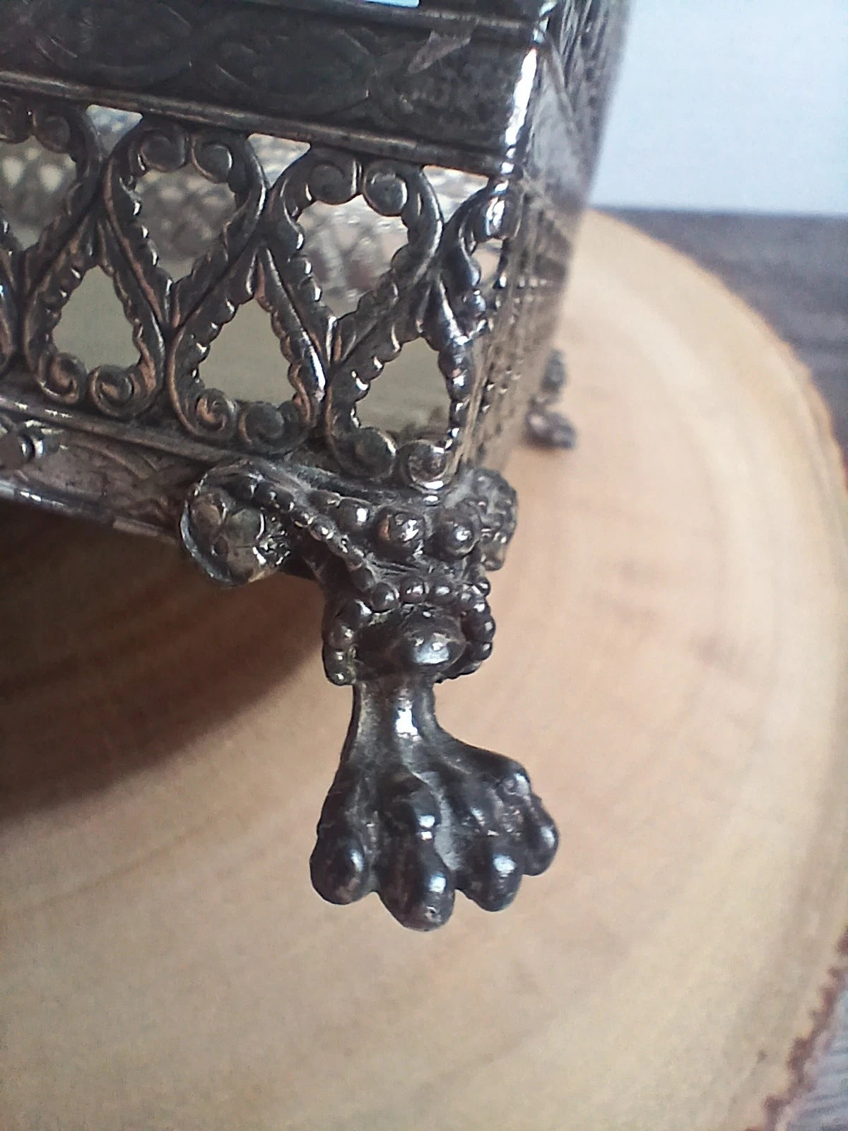 Vintage Gold Tone Tissue Box w/Claw Feet (2 pc.) "READ" | eBay