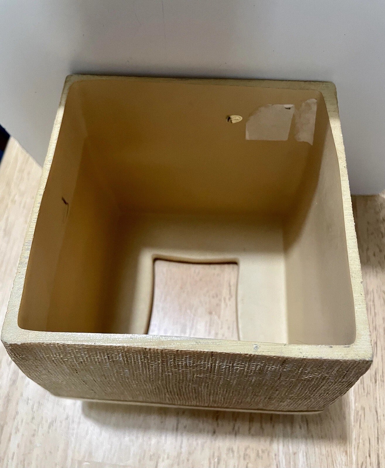 Vintage TISSUE BOX COVER BEIGE COLOR PLASTIC 6"x6"x6" Faux Leather Retro Look | eBay