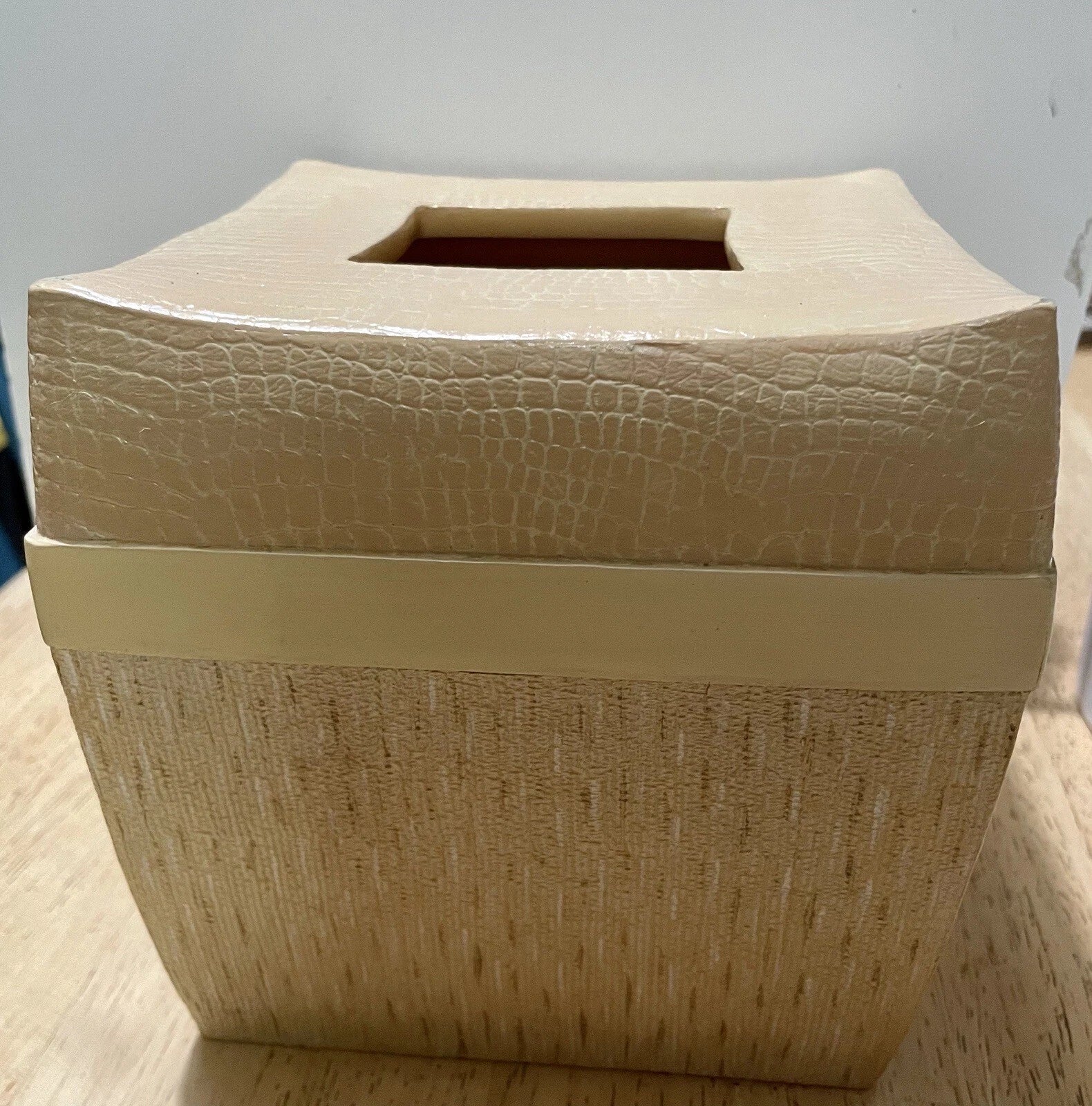 Vintage TISSUE BOX COVER BEIGE COLOR PLASTIC 6"x6"x6" Faux Leather Retro Look | eBay