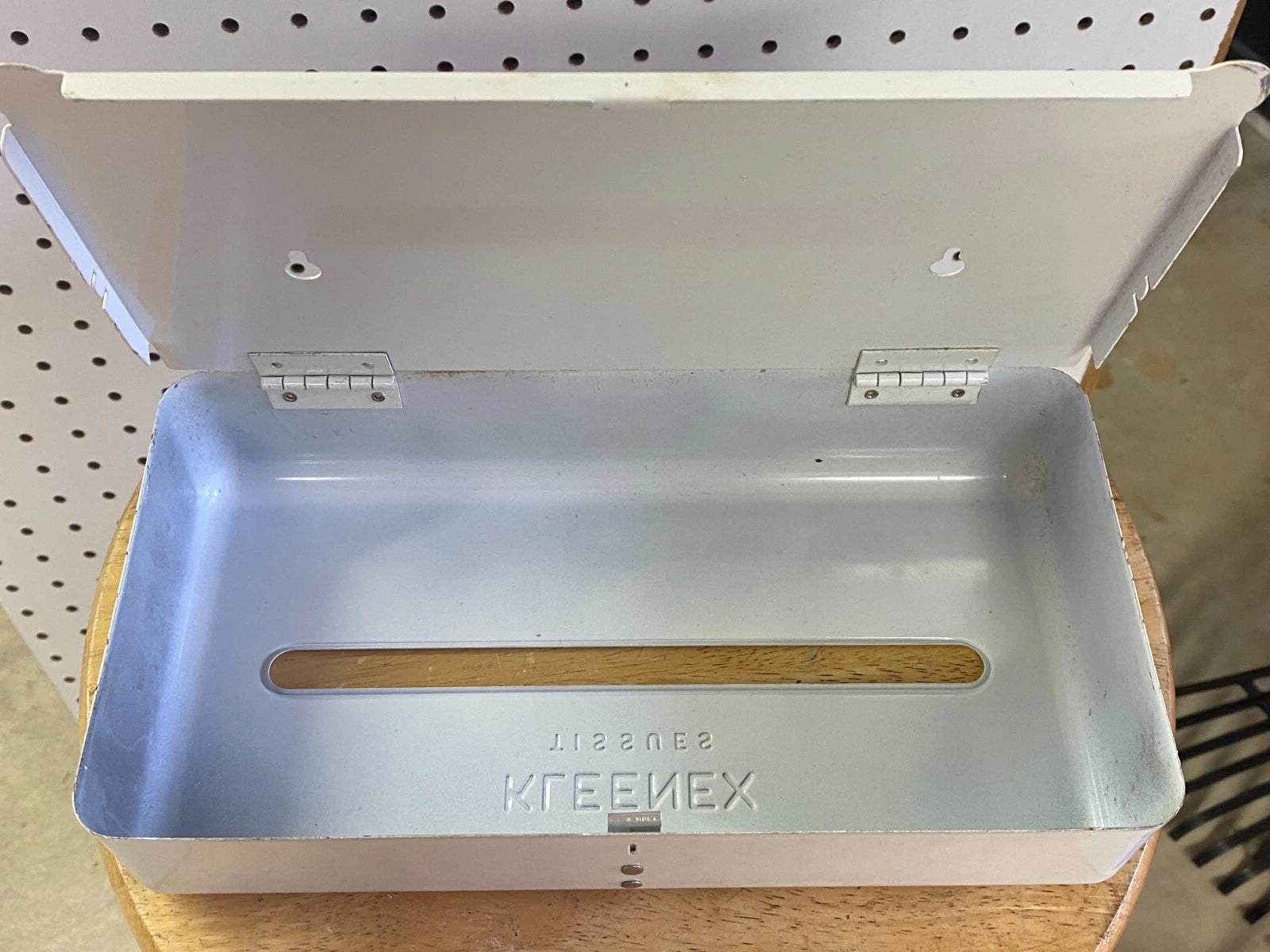 Vintage Kleenex Metal Tissue Holder White Wall Mounted Box Dash Mount w/Key NOS | eBay