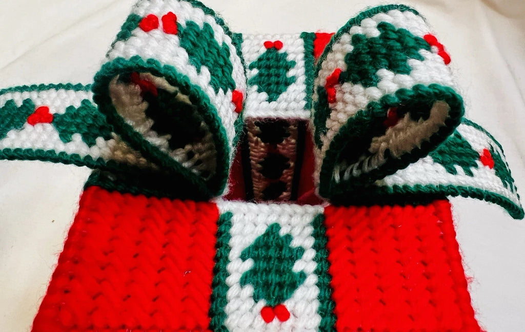 Vintage Plastic Canvas Needlepoint Tissue Box Cover Christmas Holly Red Green | eBay
