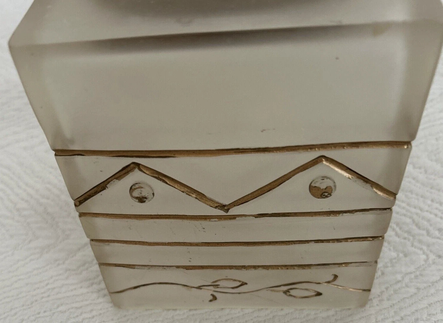 Wamsutta Monique Tissue Cube Box Cover Frosted Clear Resin Gold Accent Preowned | eBay
