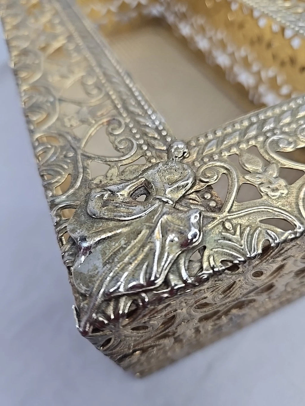 Vintage Hollywood Regency Brass Tissue Box Cover Ornate Filigree Mesh Lid Vanity | eBay