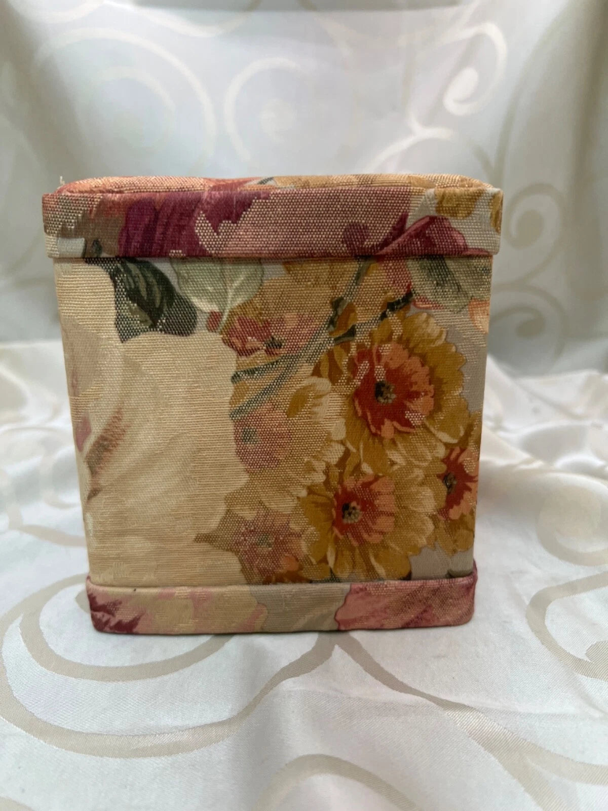 Bed Bath & Beyond Monaco floral Multicolor tissue box | eBay