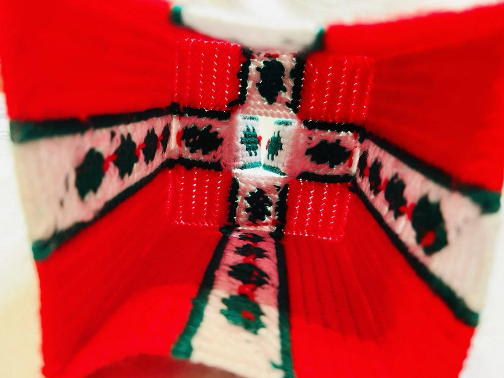 Vintage Plastic Canvas Needlepoint Tissue Box Cover Christmas Holly Red Green | eBay