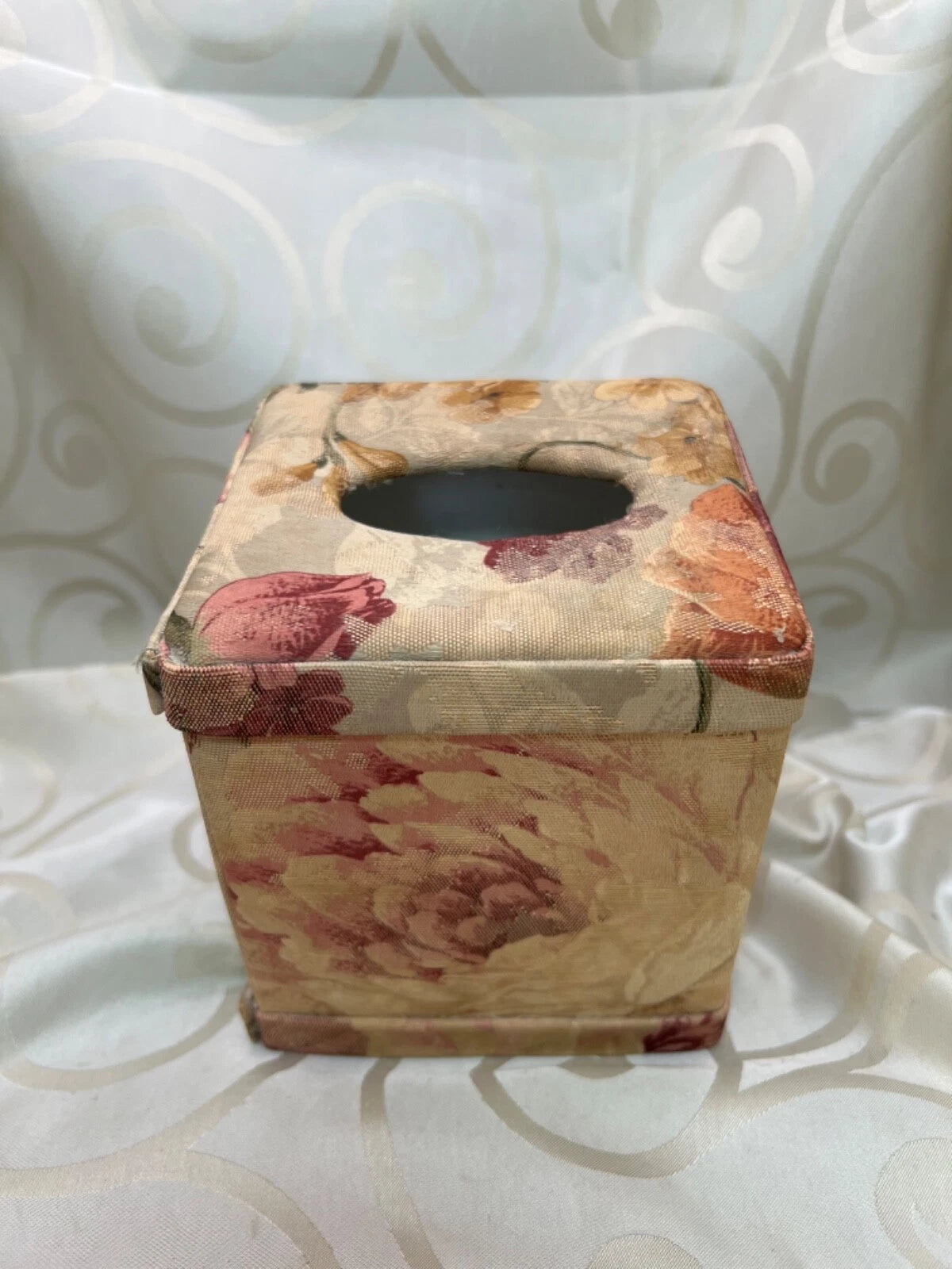 Bed Bath & Beyond Monaco floral Multicolor tissue box | eBay